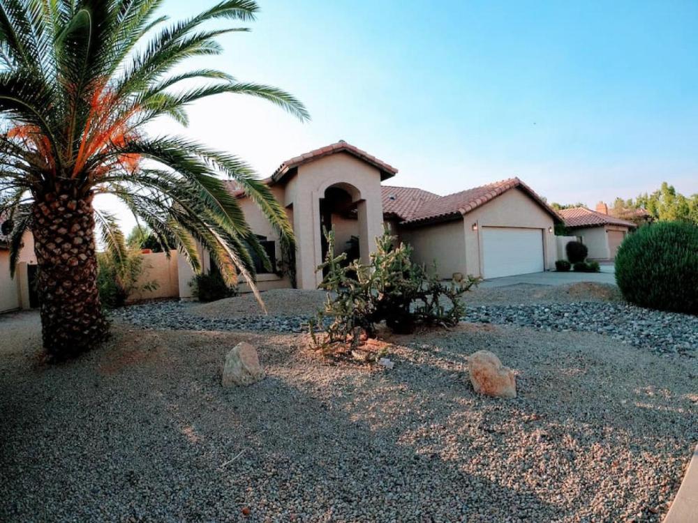 Beautiful Scottsdale Escape Heated Pool, Spa, & Putting Green